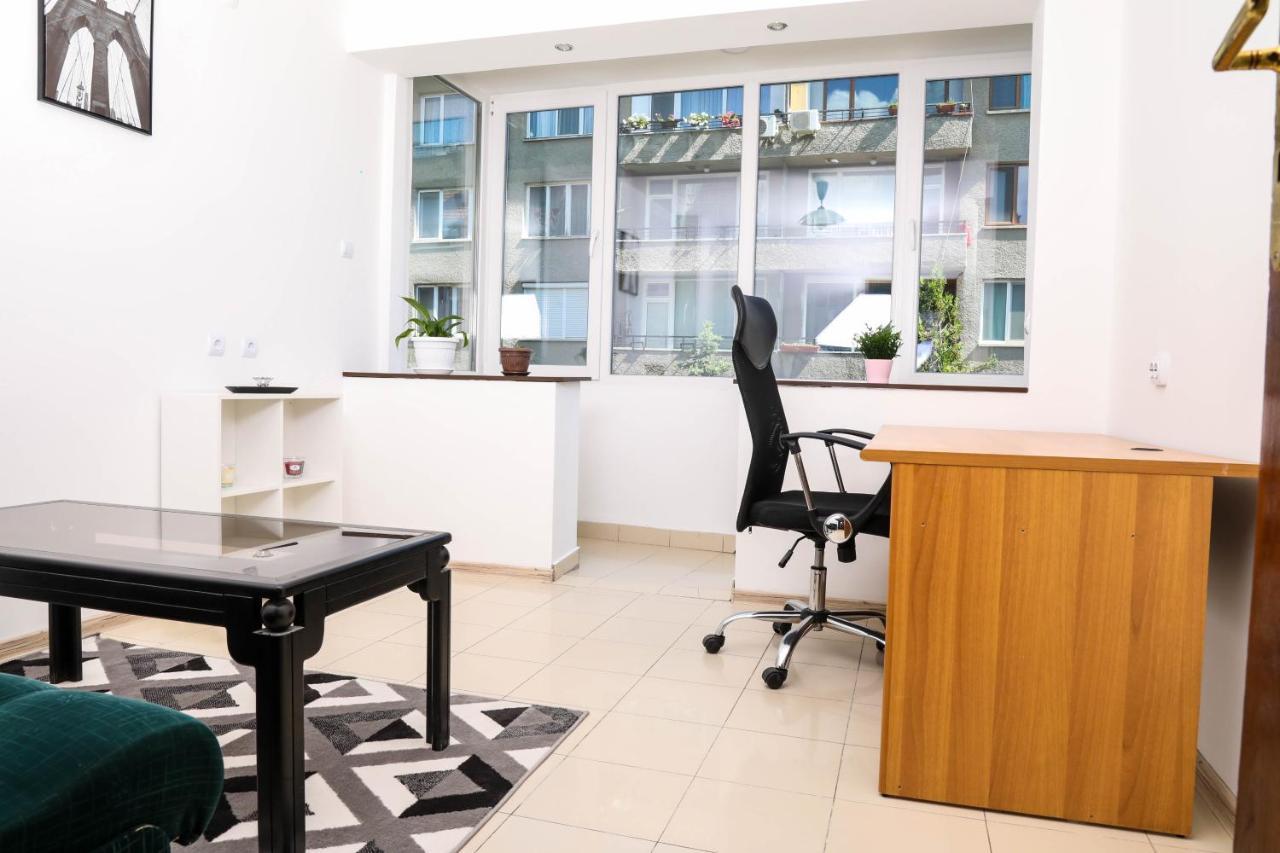Krichim Apartments,Three-Bedroom, large apartment, TOP CENTER Sofia Exterior foto